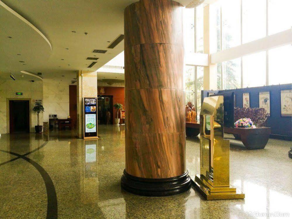 Qi Shan Hotel 4*